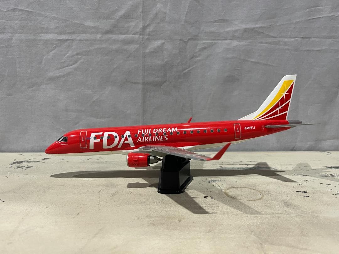 フジドリームエアラインズ | EMBRAER 175 1:100 - メルカリ