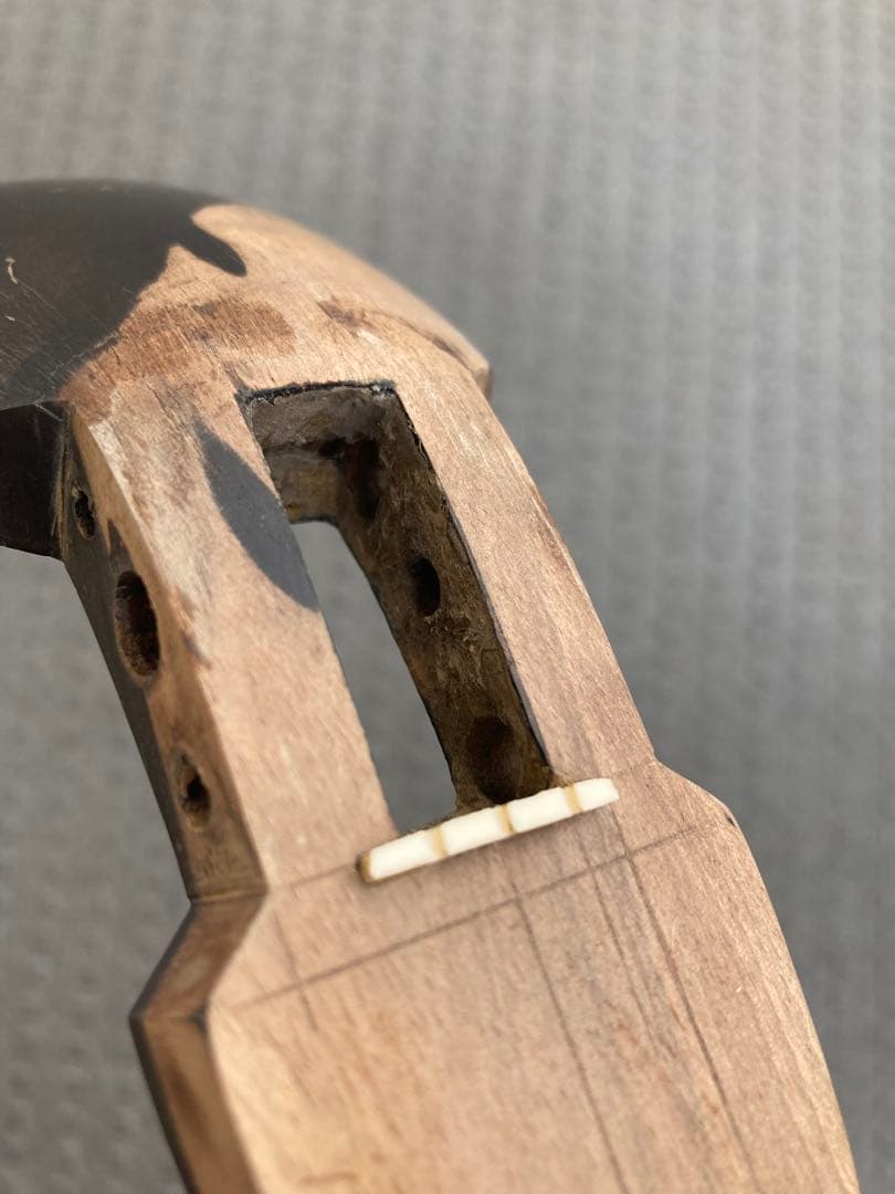 沖縄 三線 小振り 真壁 八重山黒木 竿 365g 沖縄 三線 小振り 真壁