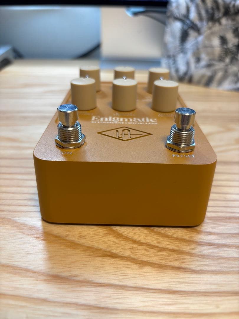 ギター Universal Audio UAFX Enigmatic 82