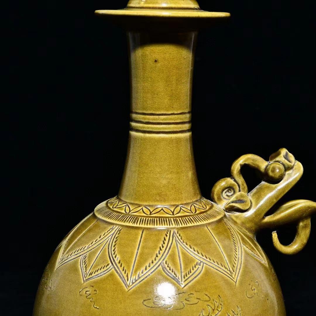 中国古美術・旧蔵の陶磁器鶴模様の静瓶・18x35cm・茶道具・案頭・置物・