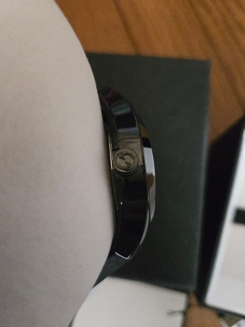 GUCCI ラバーベルト時計 ブラック