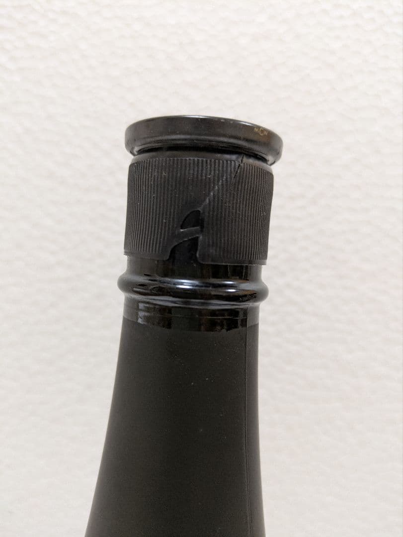 限定品】本場泡盛 八重泉 黒真珠 古酒 ビンテージ