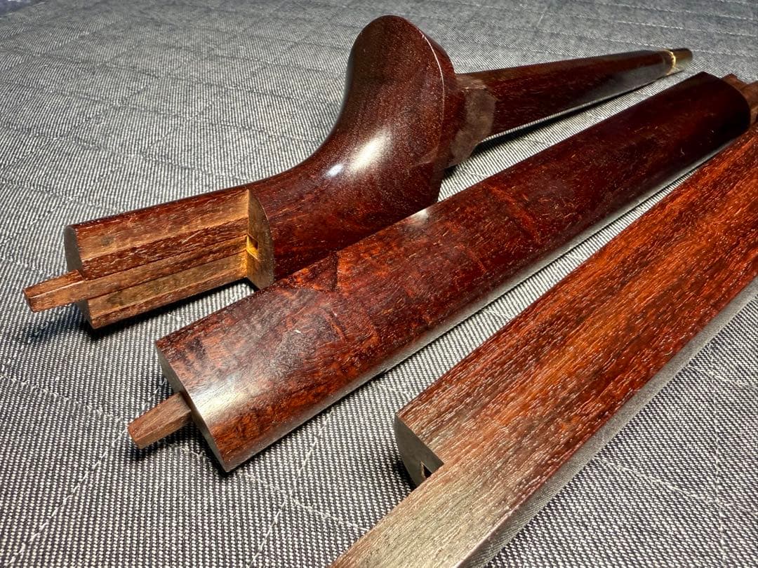 【極上玉杢】最高級 津軽三味線 金細 子持綾杉胴 超美品 トチ巻太棹 瘤杢 縮杢