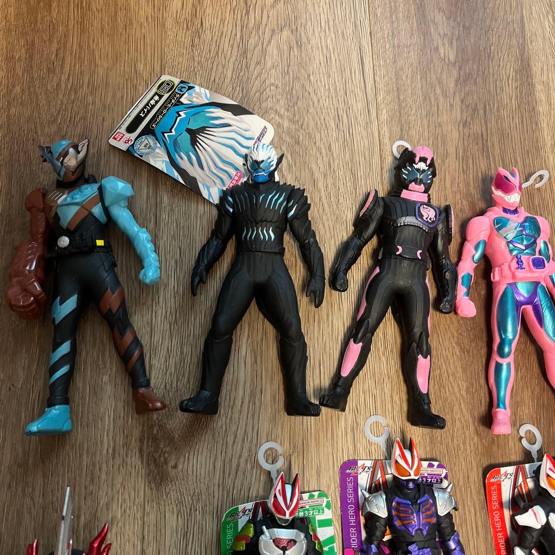 仮面ライダー まとめ売り ソフビ人形 - メルカリ