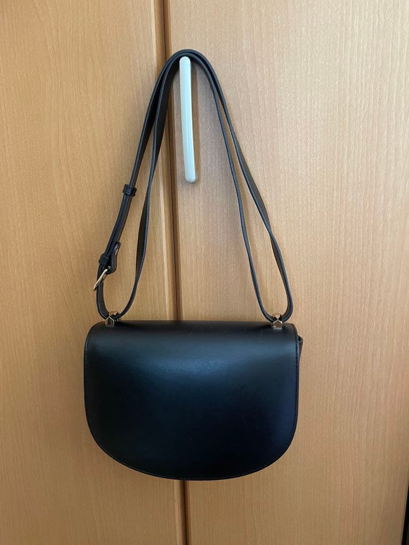 【A.P.C】 SAC GENEVE 牛革　黒　ブラック　ショルダー　レザー