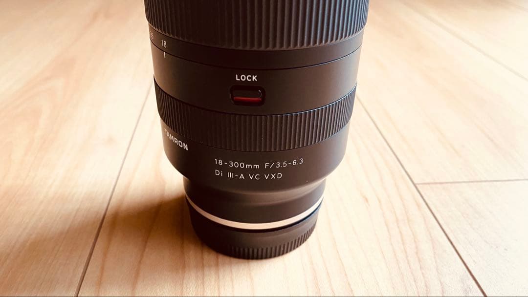 【良品】人気レンズTAMRON 18-300mm F/3.5-6.3 Eマウント