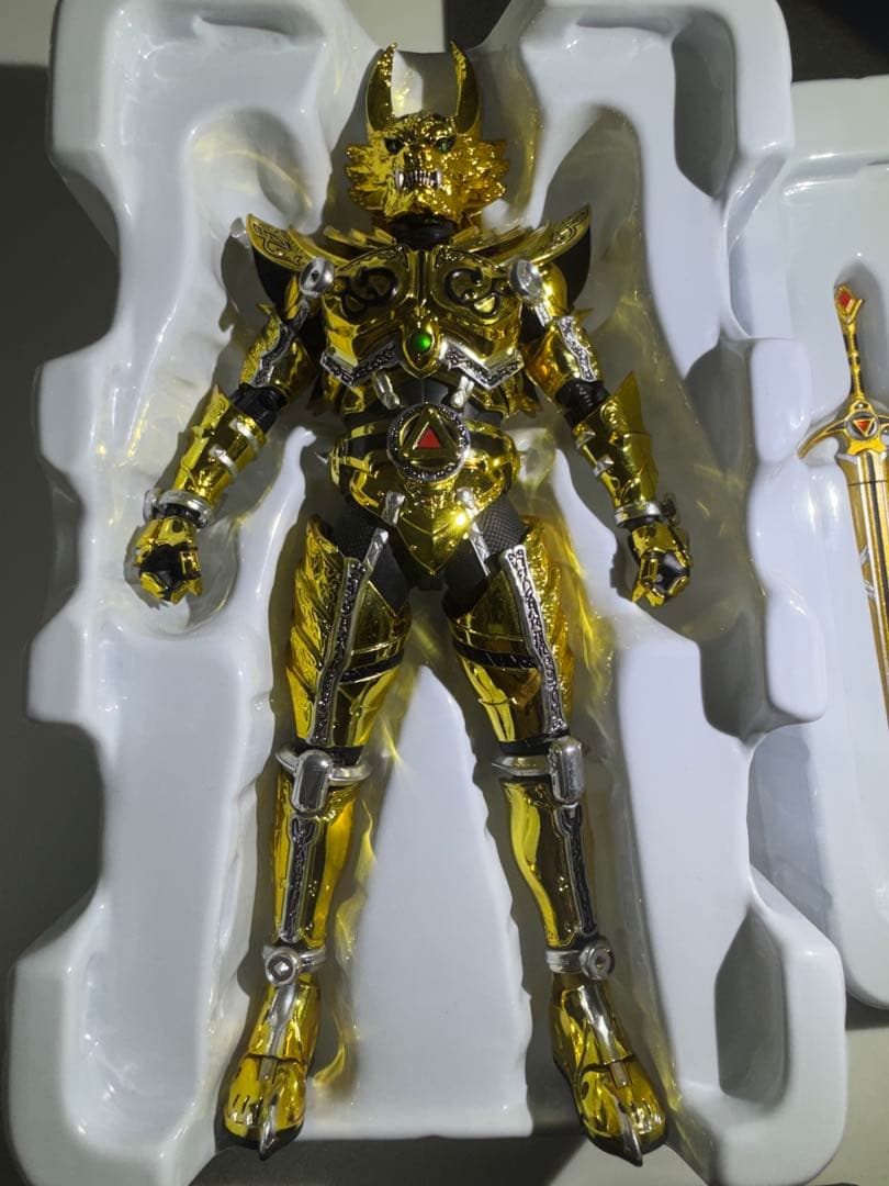 S.H.Figuarts (真骨彫製法) 黄金騎士 牙狼 ガロ(冴島鋼牙)