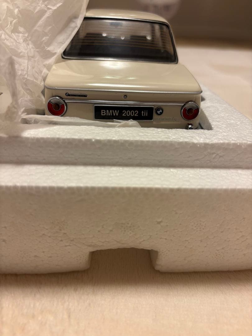 ミニカー BMW2002tii 1:18SCALE kyosho