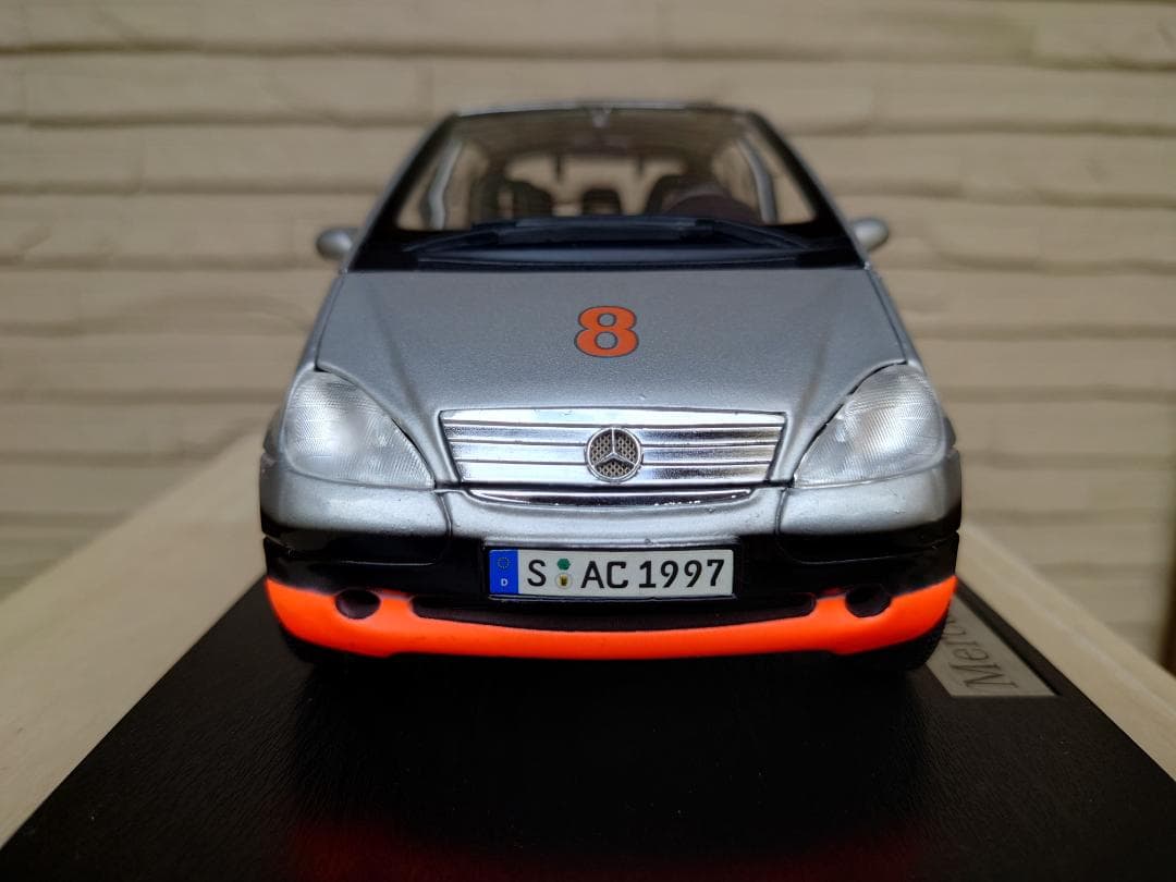 1/18 メルセデスベンツコレクション A クラス(フォーミュラ1デザイン)