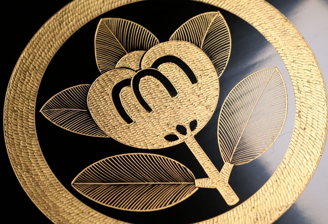 MB37】輪島塗 丸に橘 家紋付 沈金 黒塗 内朱塗 五段重箱