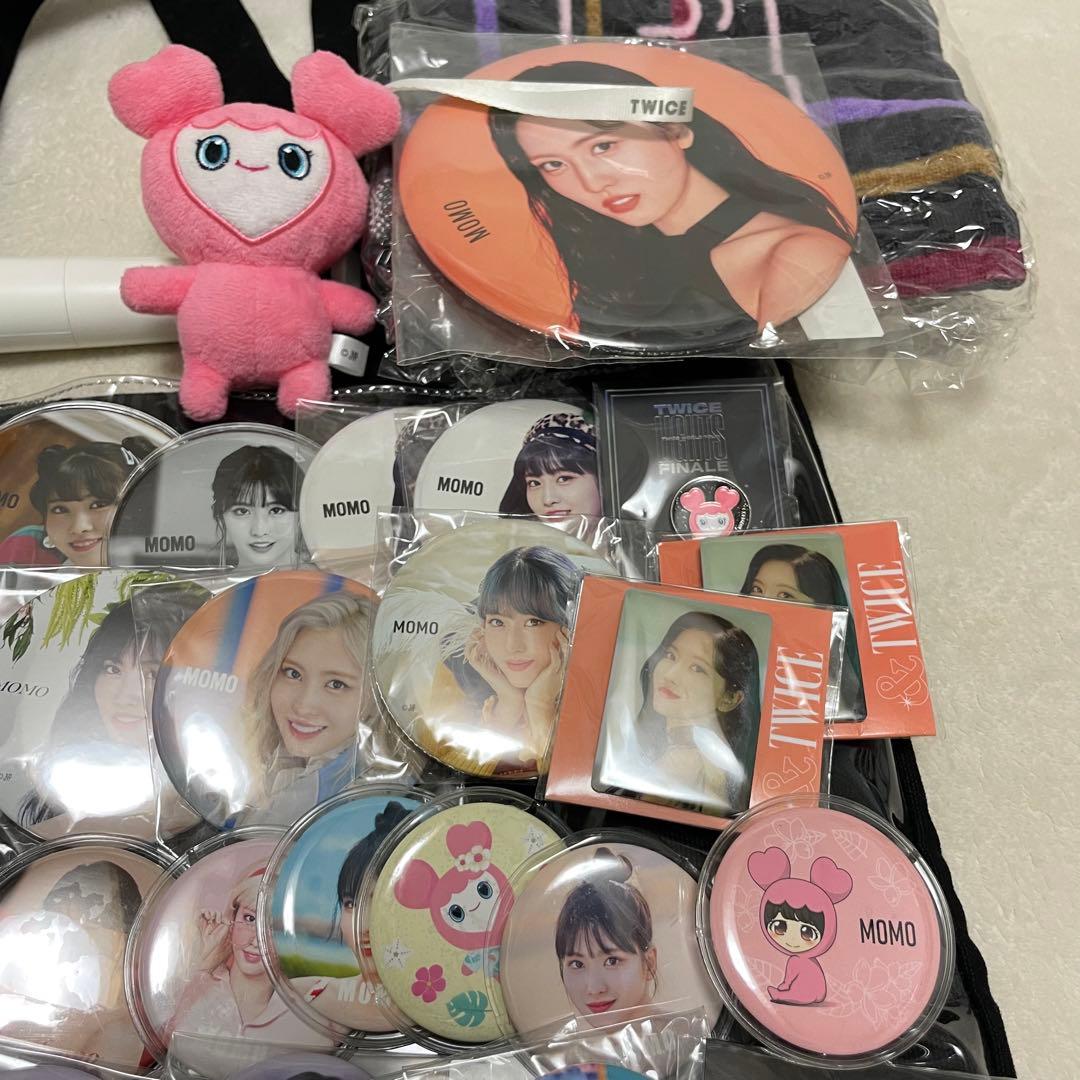 年末限定価格】TWICE モモ 缶バッジ セット まとめ 痛バ グッズ - メルカリ