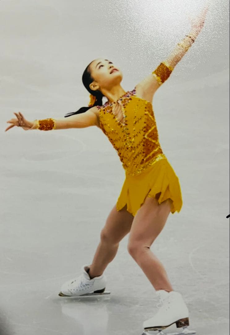 島田麻央 直筆サイン付き写真 世界女王 女子フィギュアスケート　証明書付 1枚