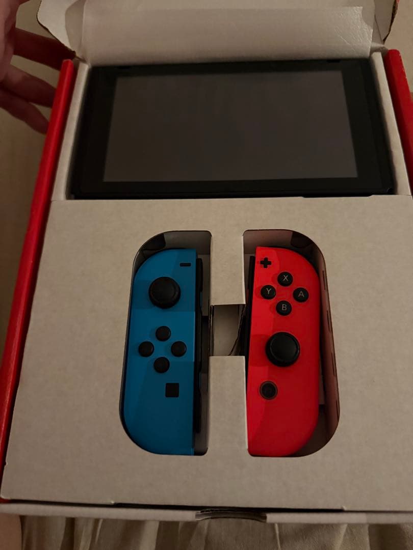 Nintendo Switch 本体 (青と赤)