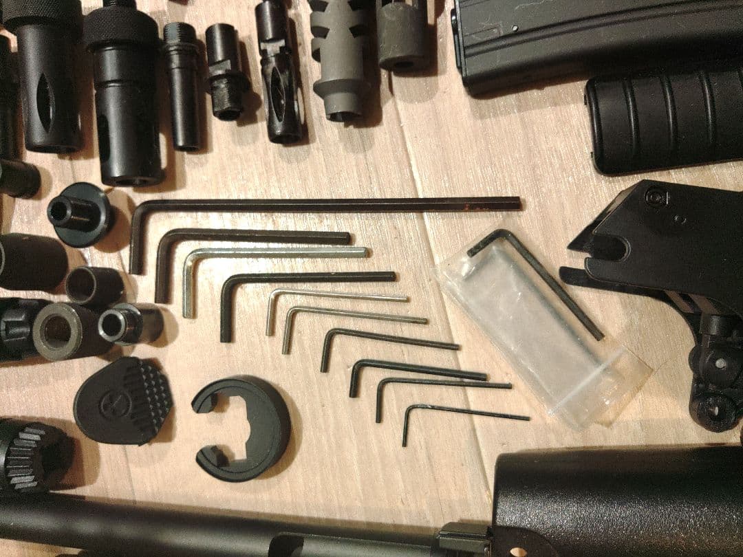 マルイ 電動 MP7A1 ジャンク 純正マガジン×6 多弾 ×6外装・光学等盛合