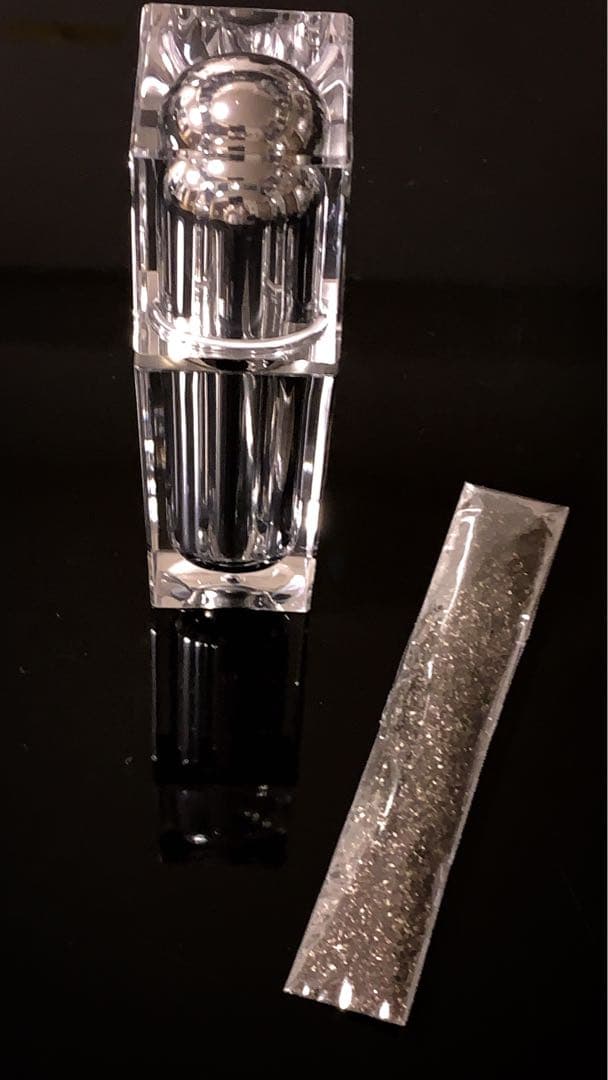 最高級な宇宙の隕石の粉ケース付き ⚜️✨　宇宙の流れ星の粉 ✨✨✨ 最高級な宇宙の隕石の粉✨瓶入り ⚜️✨宇宙の流れ星の粉 ✨✨✨