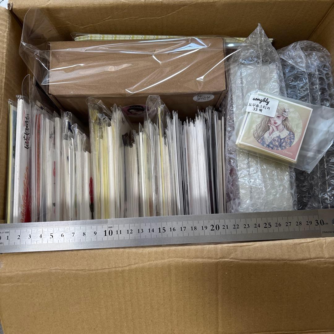 【処分価格】　人物/装飾ステッカー　ブリキ缶ケース　まとめ売り　80サイズ