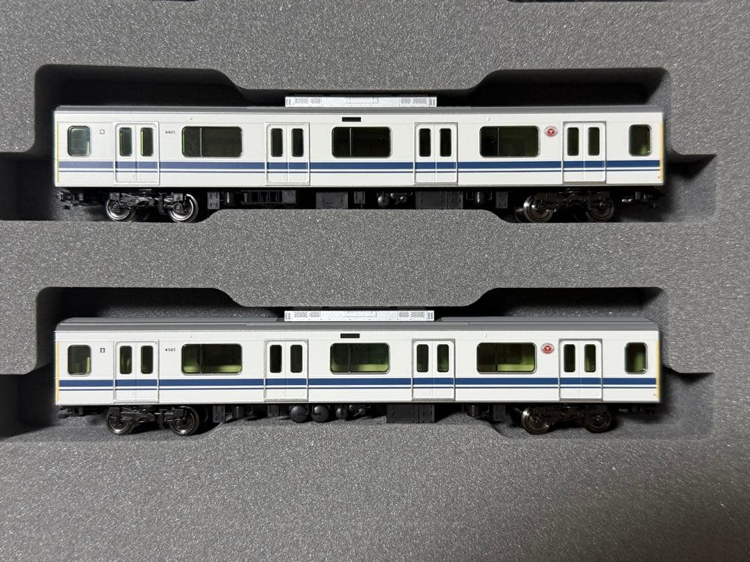 KATO 東急電鉄5050系4000番台<新幹線ラッピングトレイン>