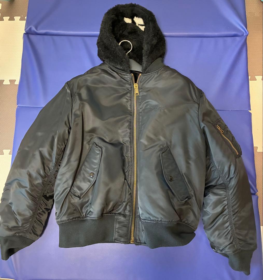 岩田着FW22 Supreme Faux Fur Reversible MA-1