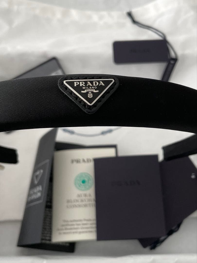 PRADA カチューシャ