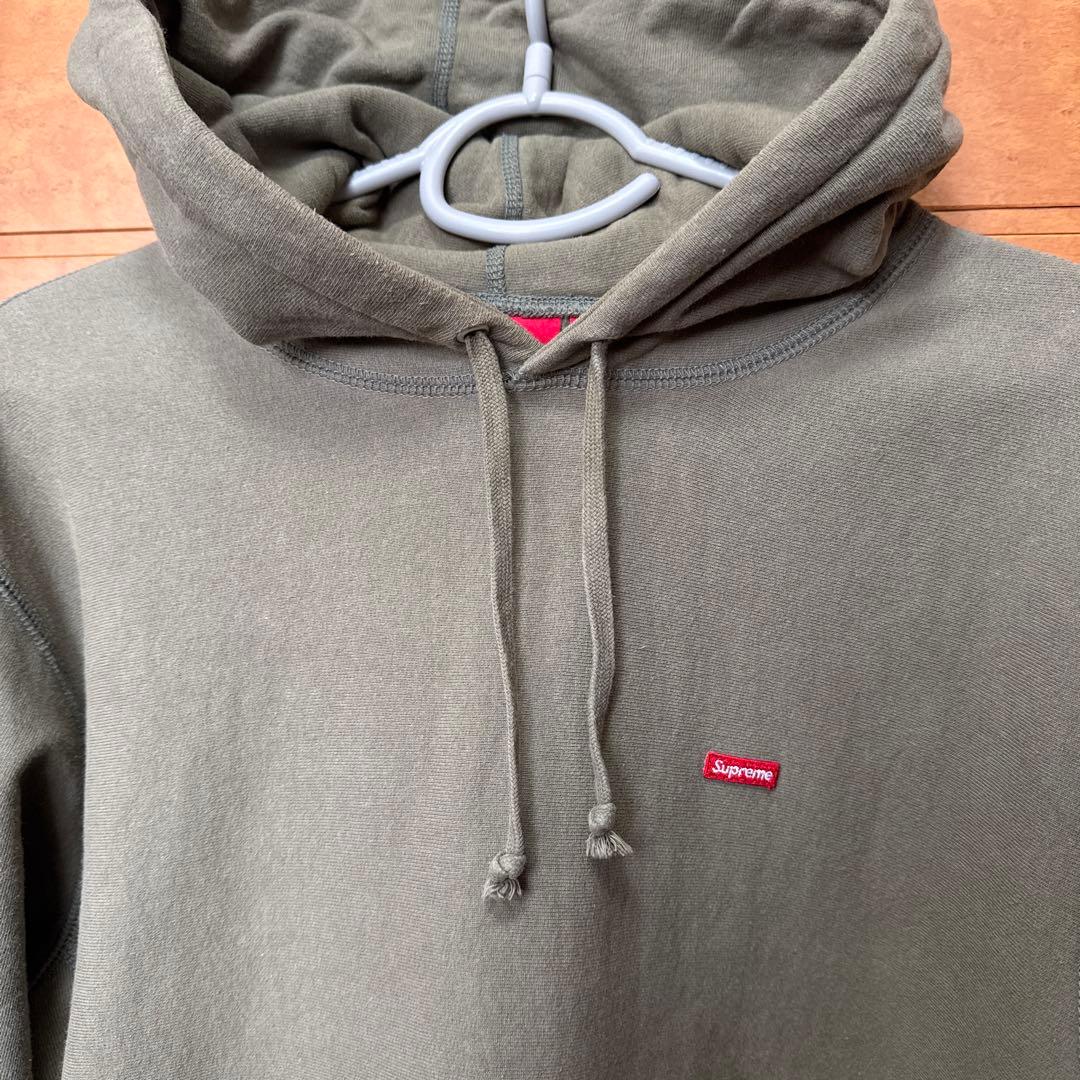 ぽてる31日まで値下げ　シュプリームパーカー