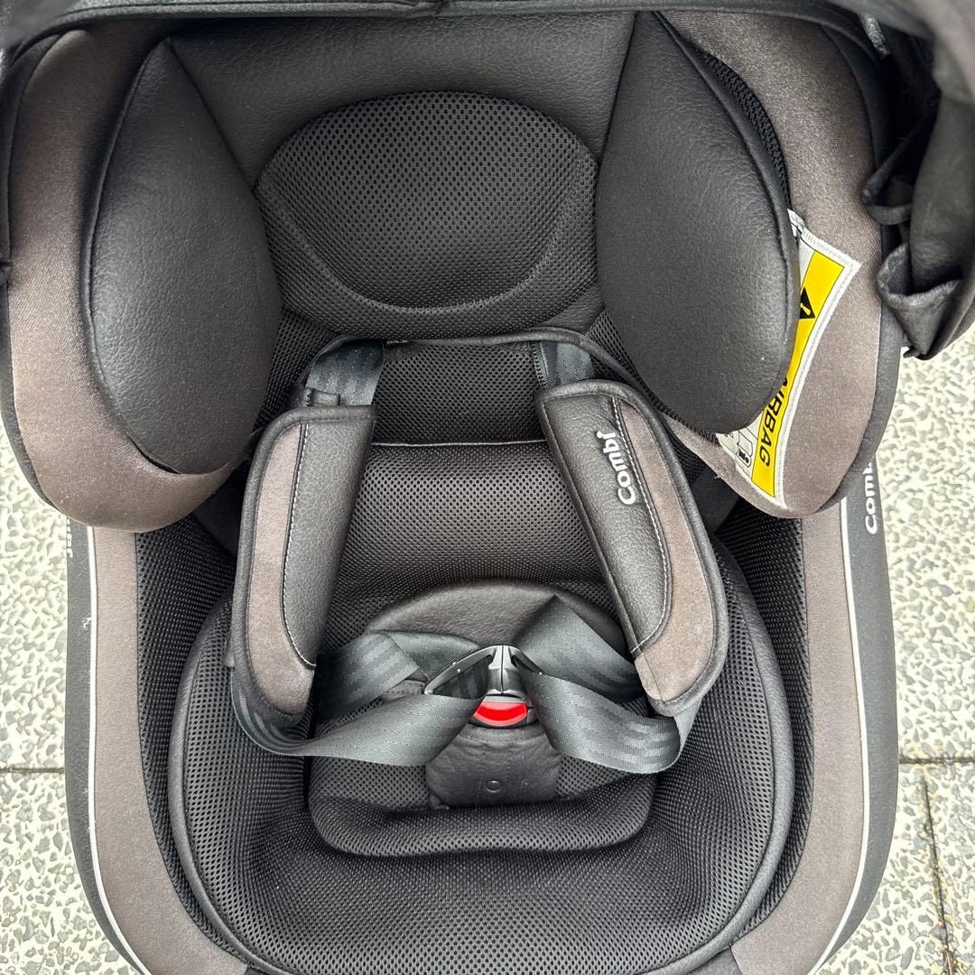 【足立区手渡しまたは、佐川急便】チャイルドシート　コンビ　アイソフィックス