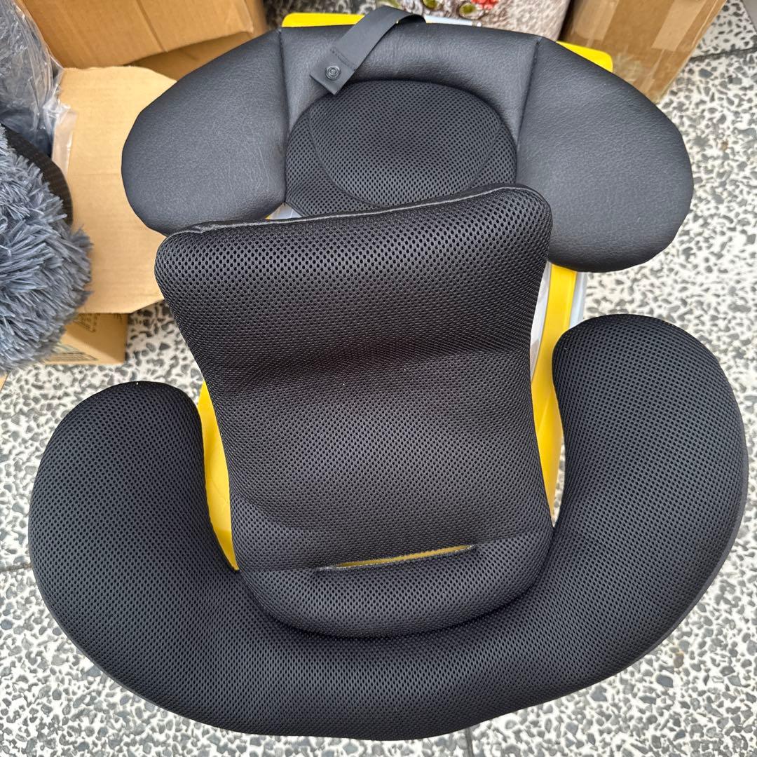 【足立区手渡しまたは、佐川急便】チャイルドシート　コンビ　アイソフィックス