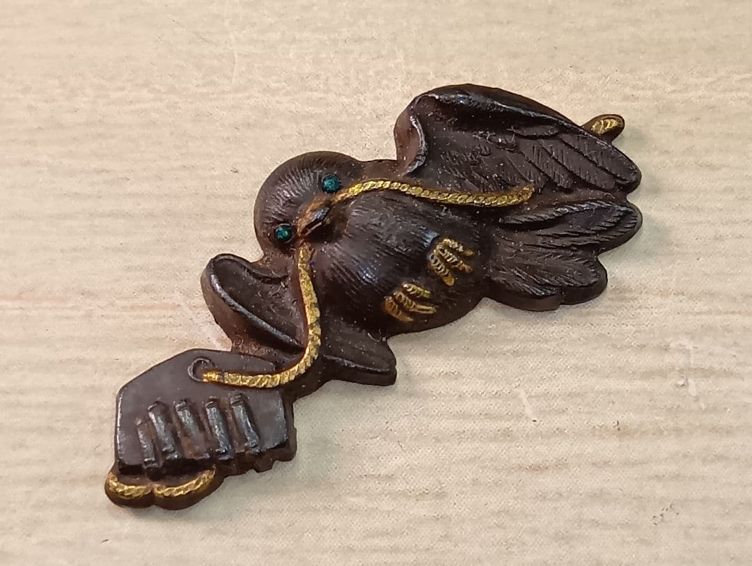 煙草入れ／超絶技巧鳥前金具／在銘あり 皆元