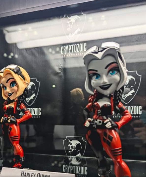 お年玉価格】 CRYPTOZOIC ハーレイクイン スーサイドスクワッド - メルカリ