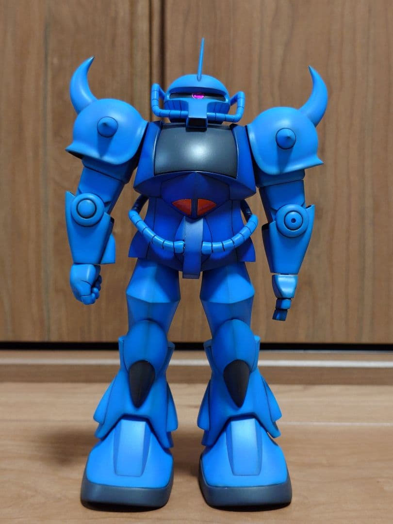 グフ旧キット完成品1:100スケ−ル