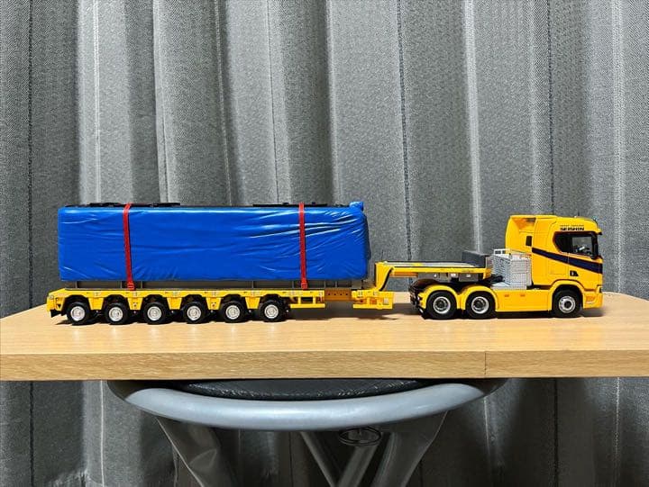ケンクラフト1/50 世新建設運輸スカニアトレーラー&渋谷青ガエル輸送