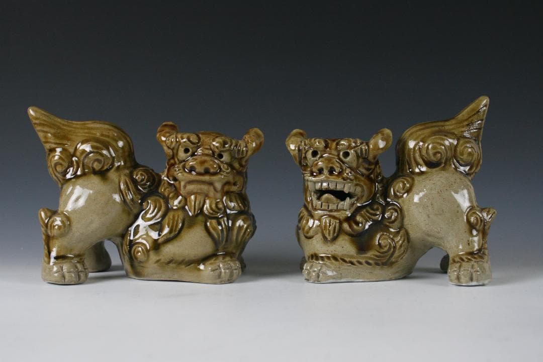 人間国宝金城次郎一門 金城敏徳 作 飴釉色付ハイシーサー（中）1対