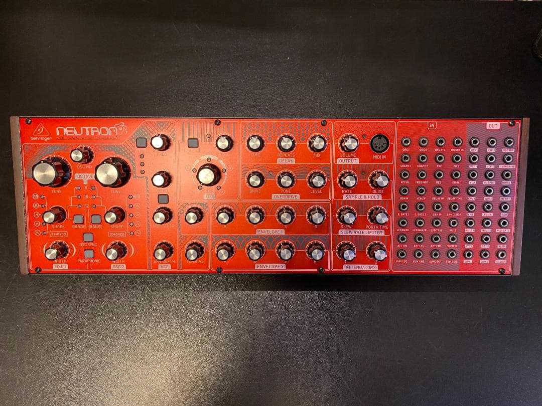 BEHRINGER NEUTRON セミモジュラー・アナログシンセ BEHRINGER Neutron