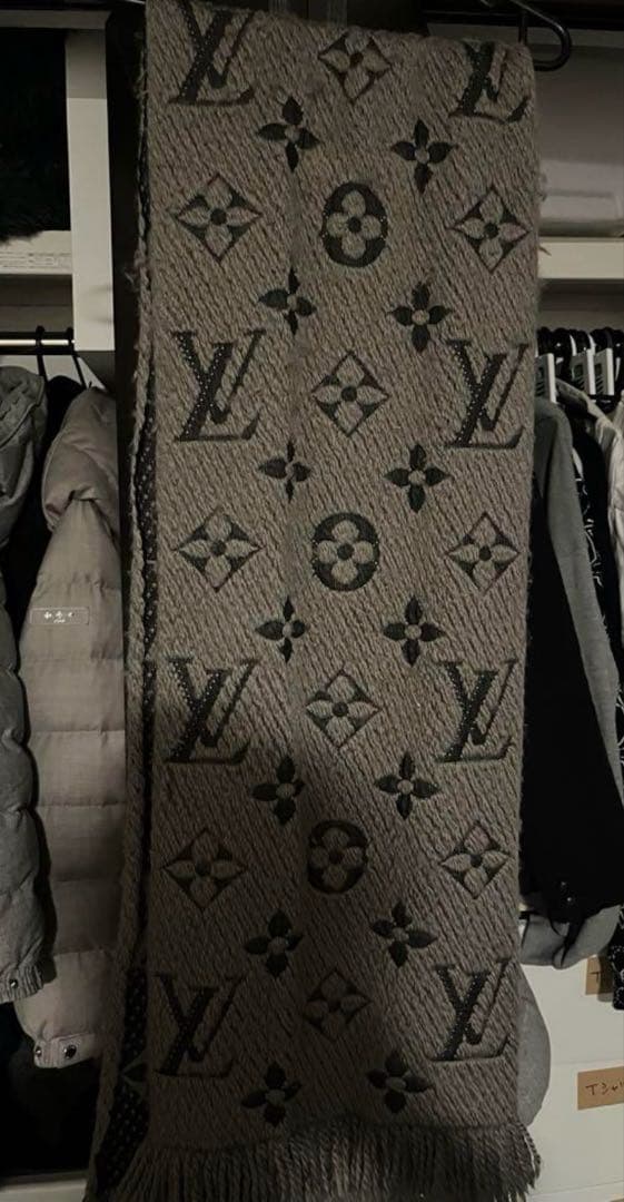 Louis Vuitton モノグラムマフラー グレー