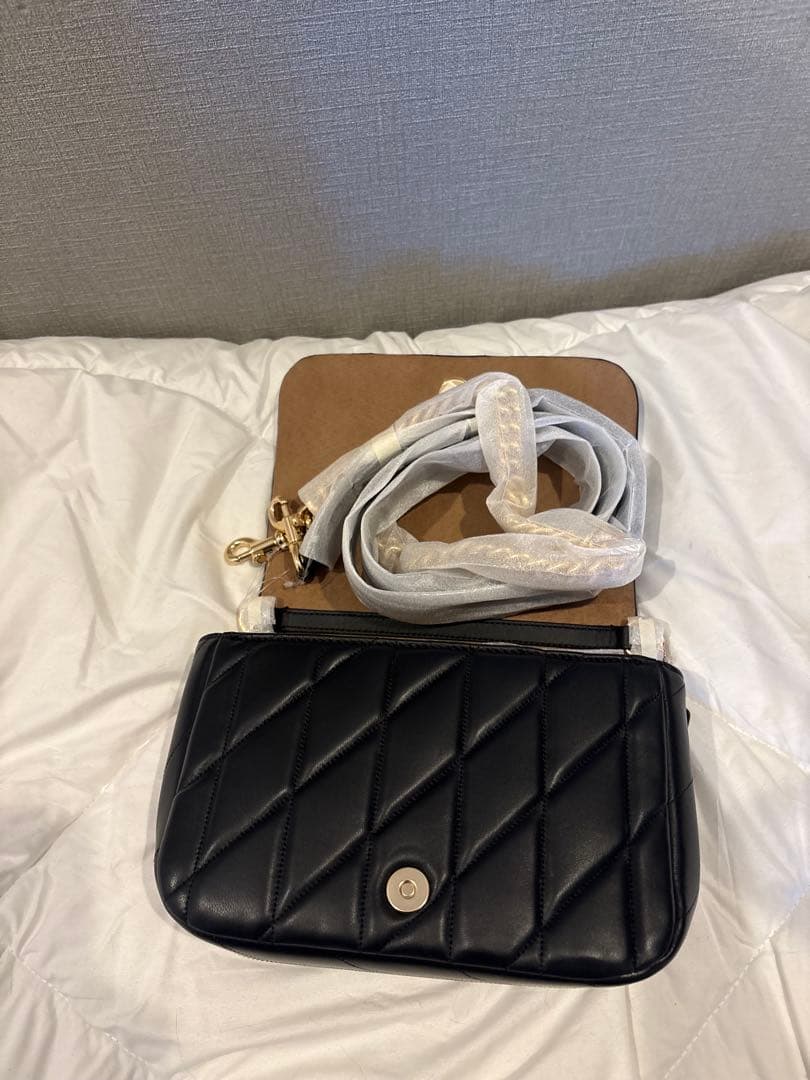 COACH ブラック ショルダーバッグ キルティング