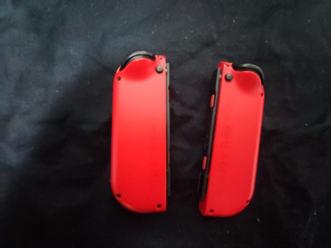 ニンテンドースイッチ キャリーケース Joy-Con充電グリップ SDカード