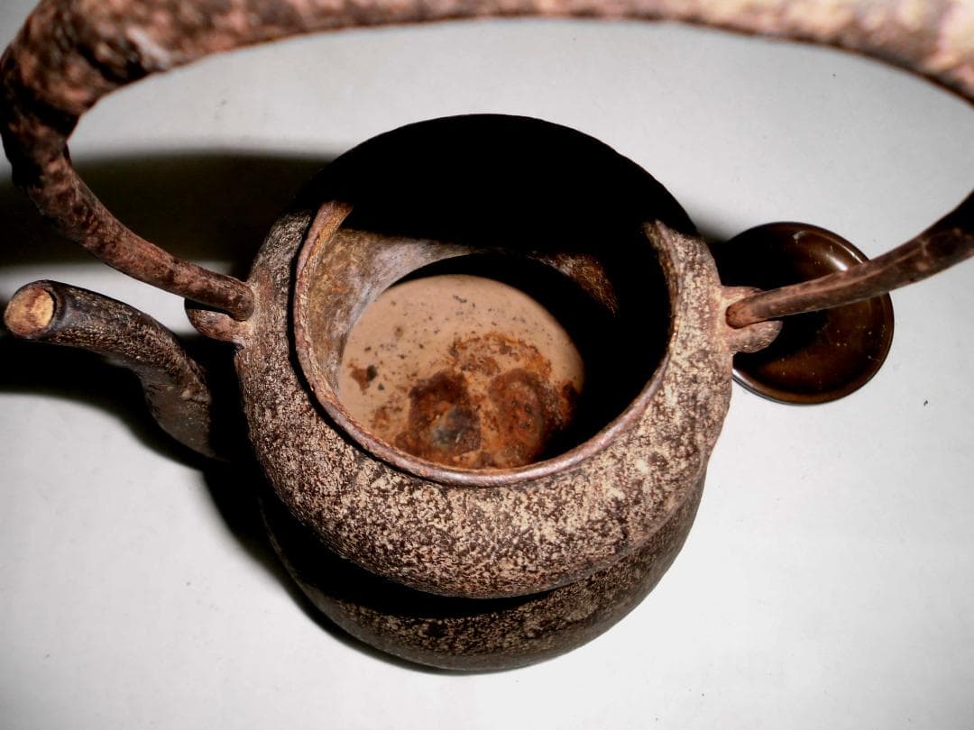 手渡し限定 十一代 宮崎寒雉 鉄製瓢箪茶釜 木箱付 先祖代々