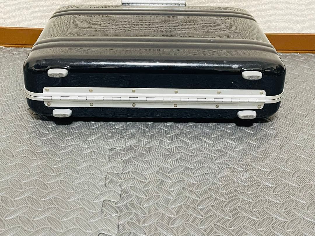 ZERO HALLIBURTON アタッシュケース ブラック ダイヤルロック式