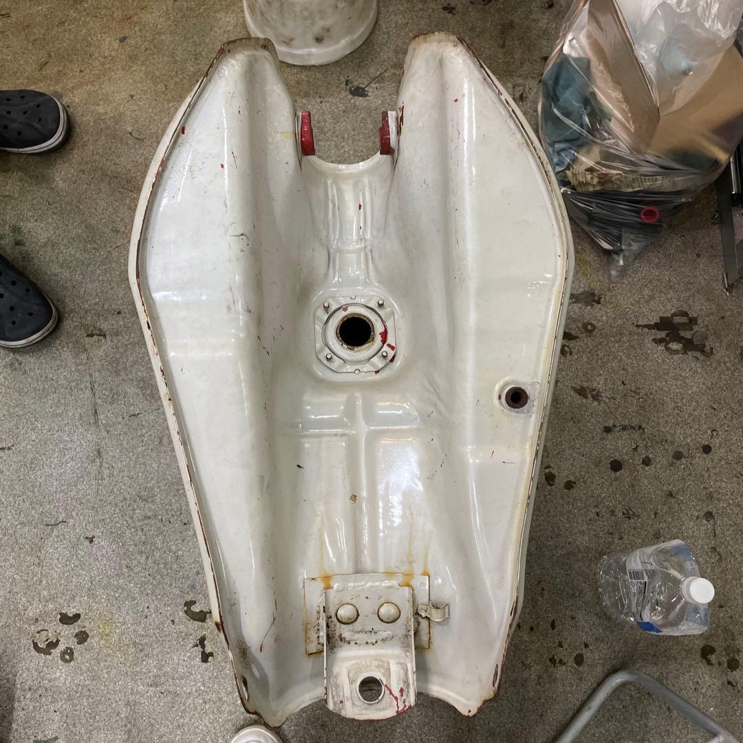 cbx400f 当時物タンク（おそらく）30年前の物