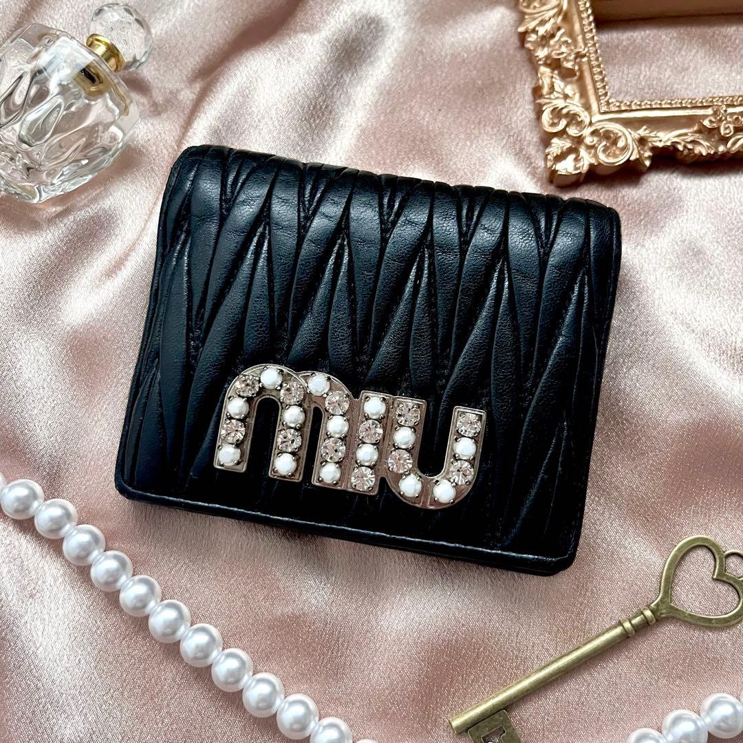正規品】MIU MIU(ミュウミュウ) パールロゴ 三つ折り財布 ブラック