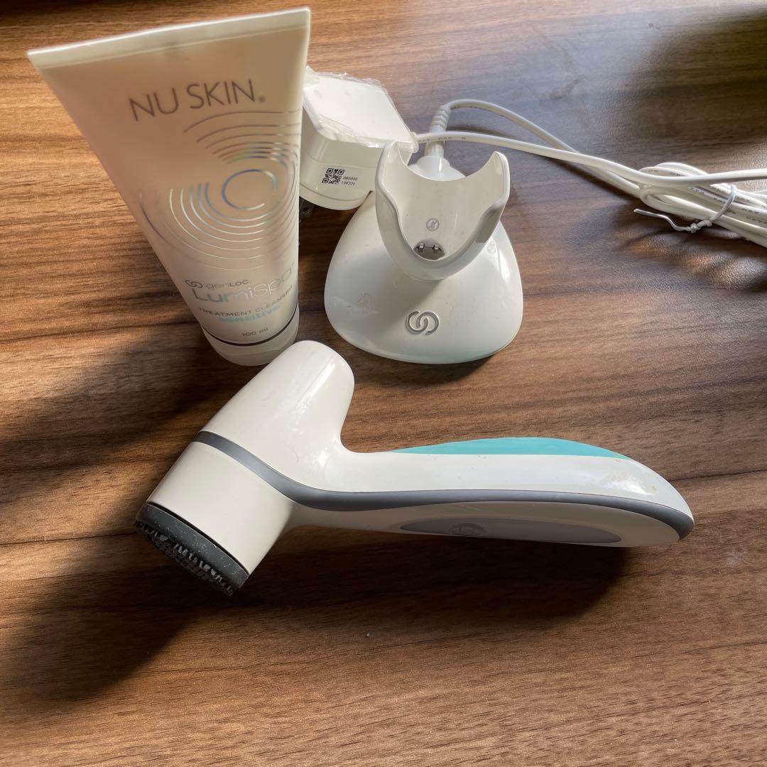 NU SKIN 洗顔ブラシと洗顔料セット