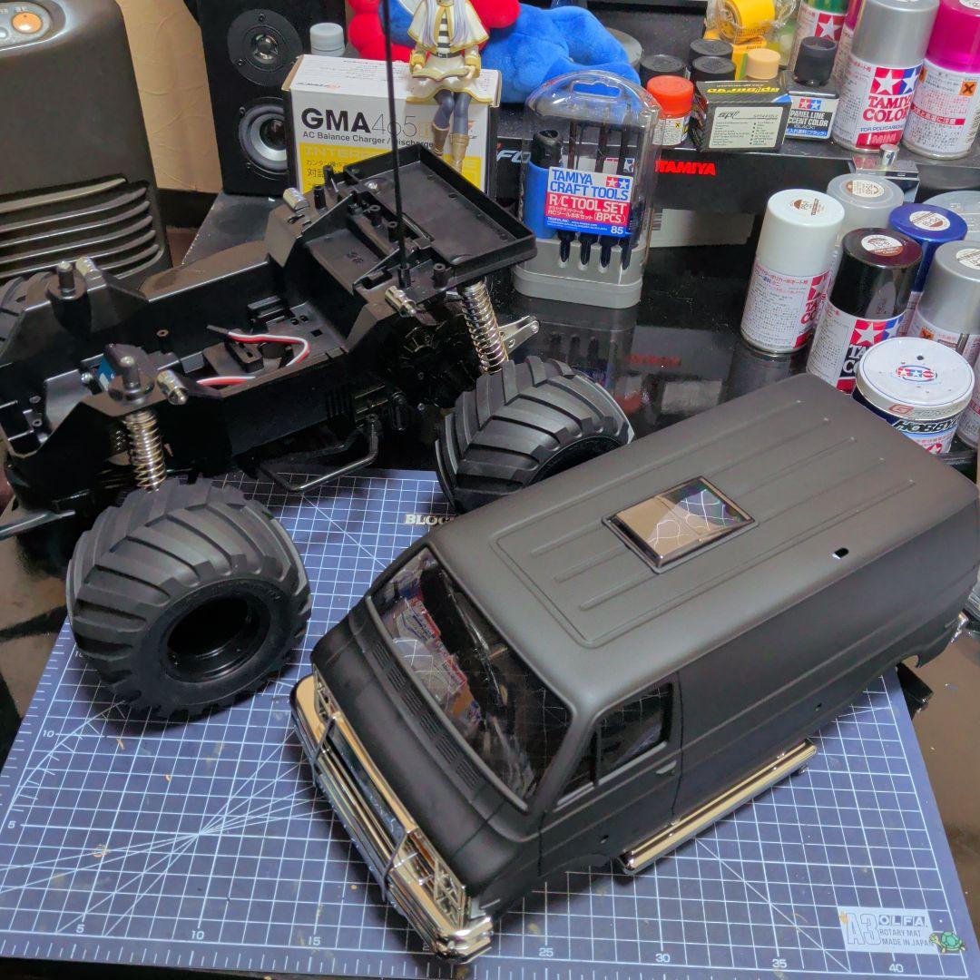 タミヤ ランチボックス ブラックエディション フルベア、サーボ、LED付き