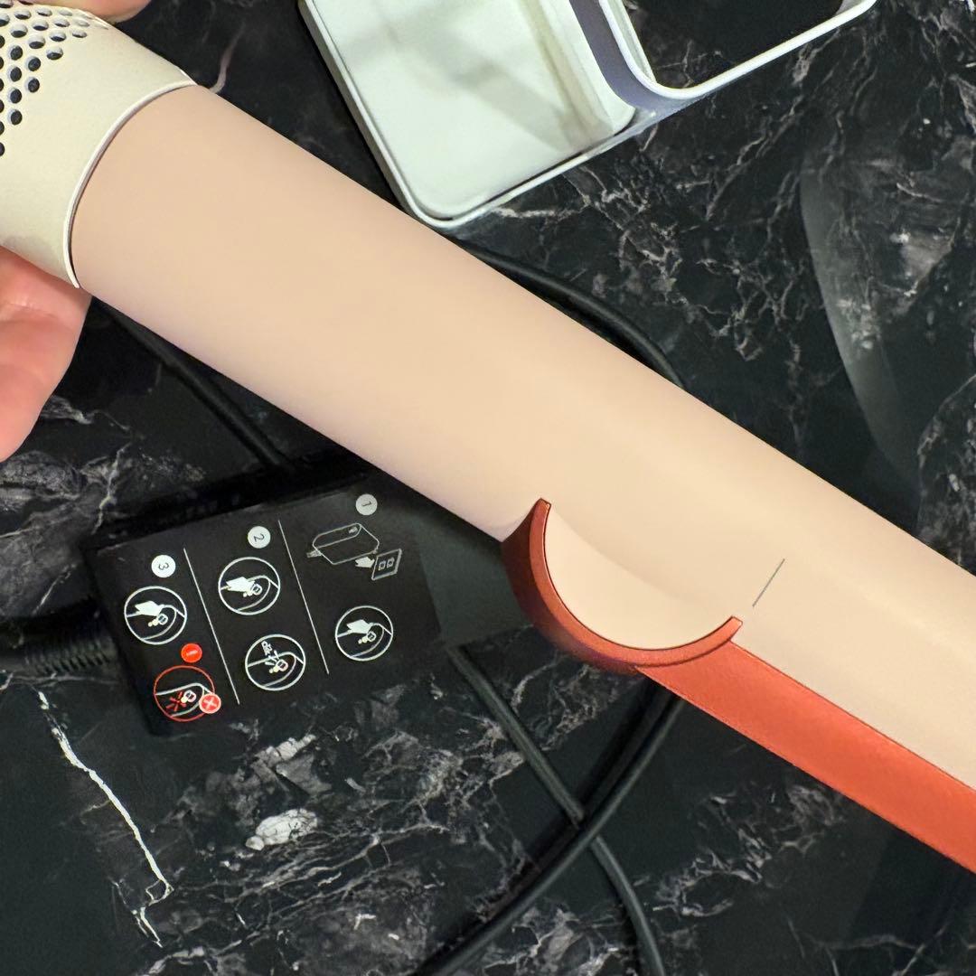 ダイソン　ストレイトナー ヘアドライヤー アイロン