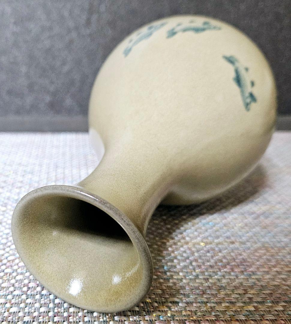 人間国宝 佐渡 無名異焼 五代 伊藤赤水 造 染付 水藻に魚の図