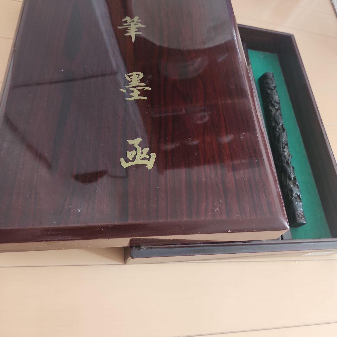 ドラゴン彫刻の石製硯箱