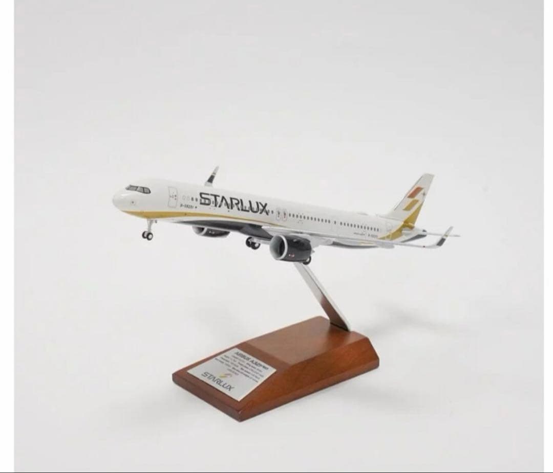 スターラックス航空 STARLUX-A321neo 1:200 模型B58201