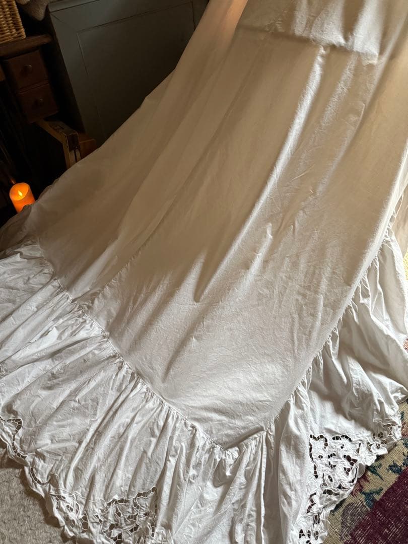 フランスアンティークஐ⋆*フリフリ花柄刺繍のベッドカバー