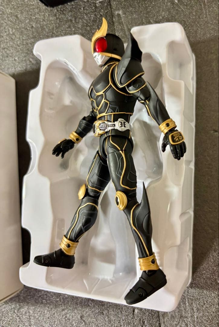 美品　仮面ライダークウガ アルティメットフォーム　ダグバ　真骨彫製法　フィギュア