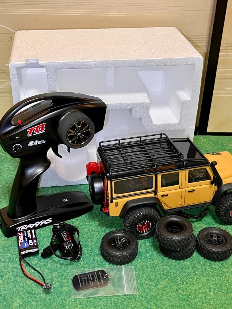 【トラクサス　TRX4M 1/18 ディフェンダー 中古品】◆匿名・翌日配送！