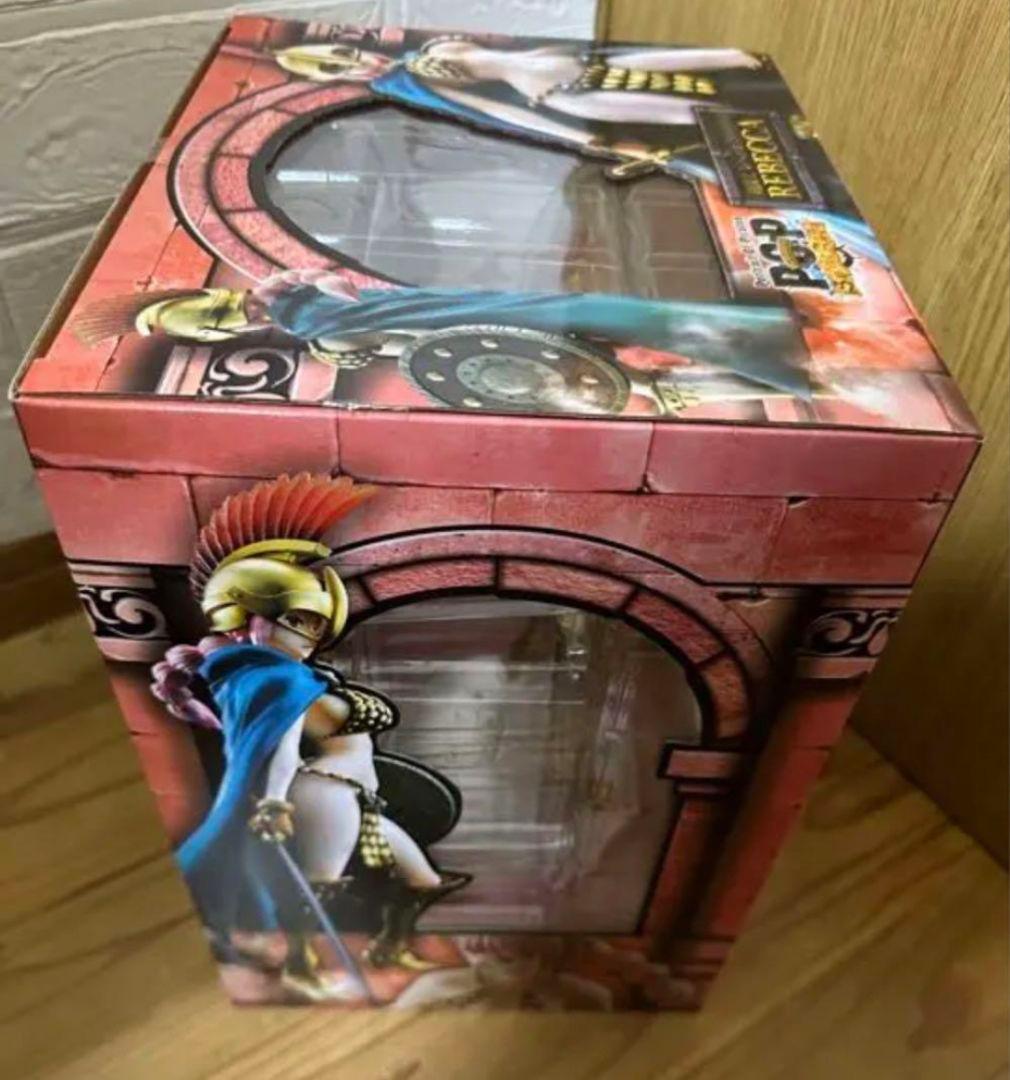 ワンピースpopフィギュア　レベッカ