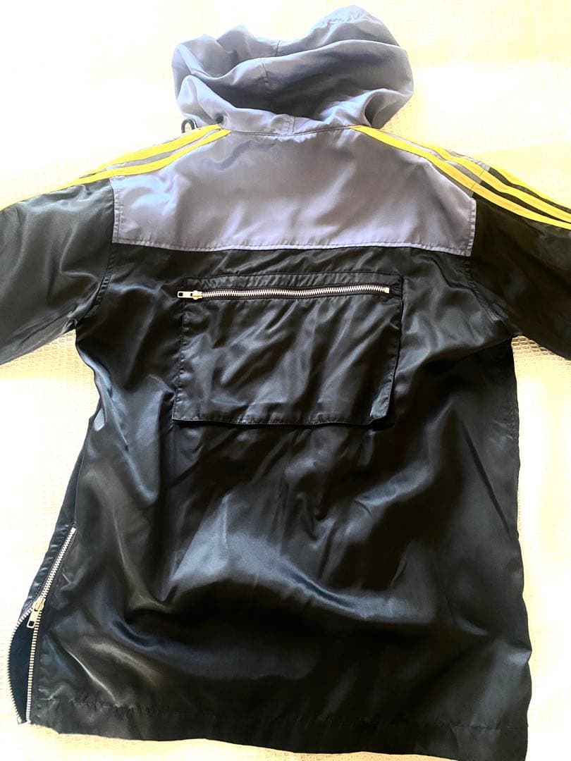 LEMONed フード付きジャケット 黒/グレー/黄色